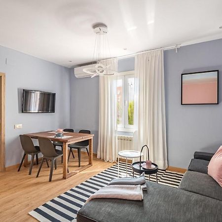 Three Bedrooms Apartment Барселона Екстериор снимка